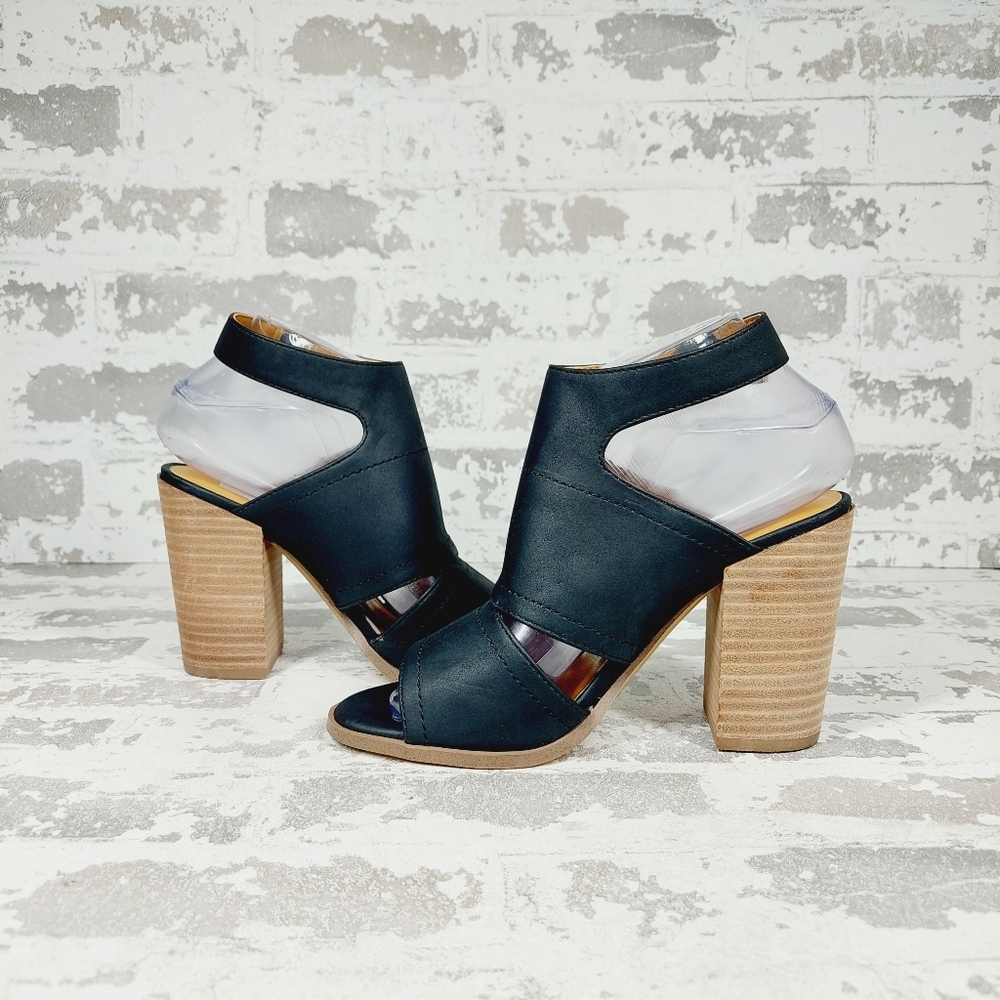 NEW DV Dolce Vita Brista Black Leather Slip Buckle Ankle Strap Sandals E801 - Picture 4 of 12